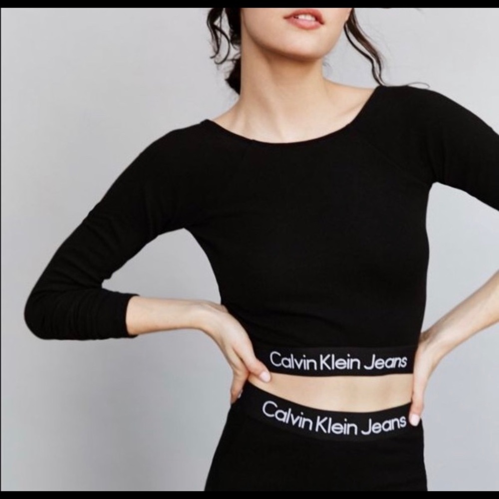 Calvin Klein Crop Top